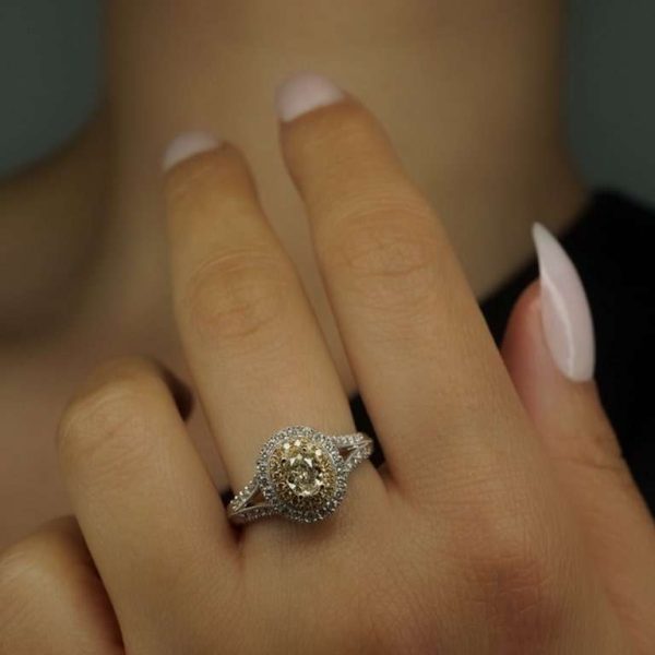 18ct white gold yellow and white diamond ring